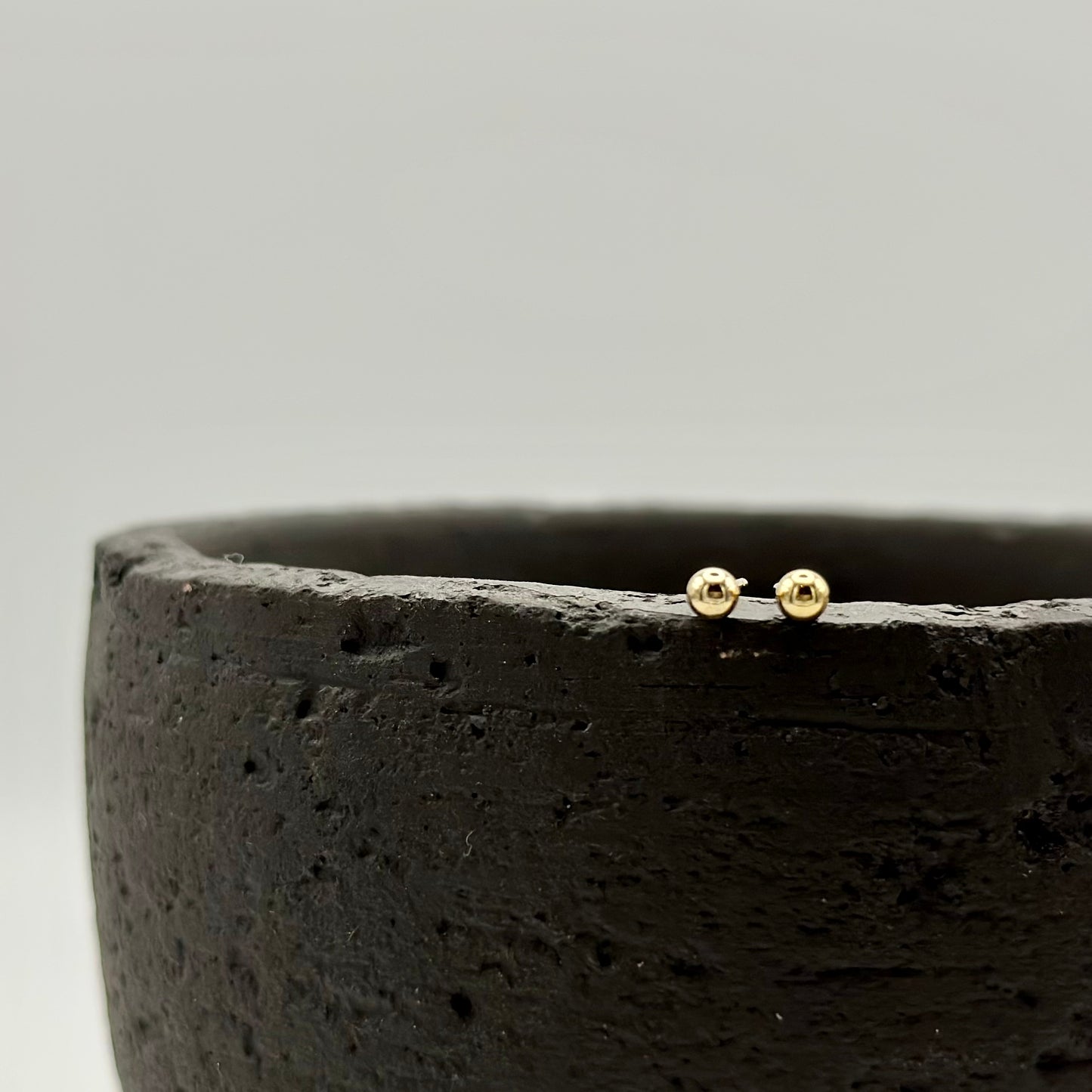 DAINTY Stud Earrings ★