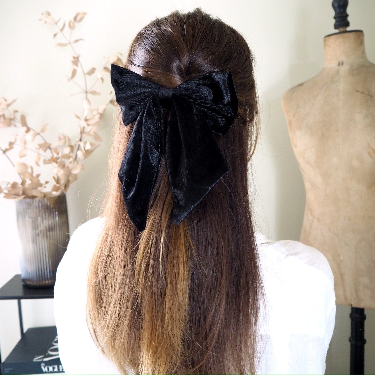 CB LOVES ★ Black Velvet Bow