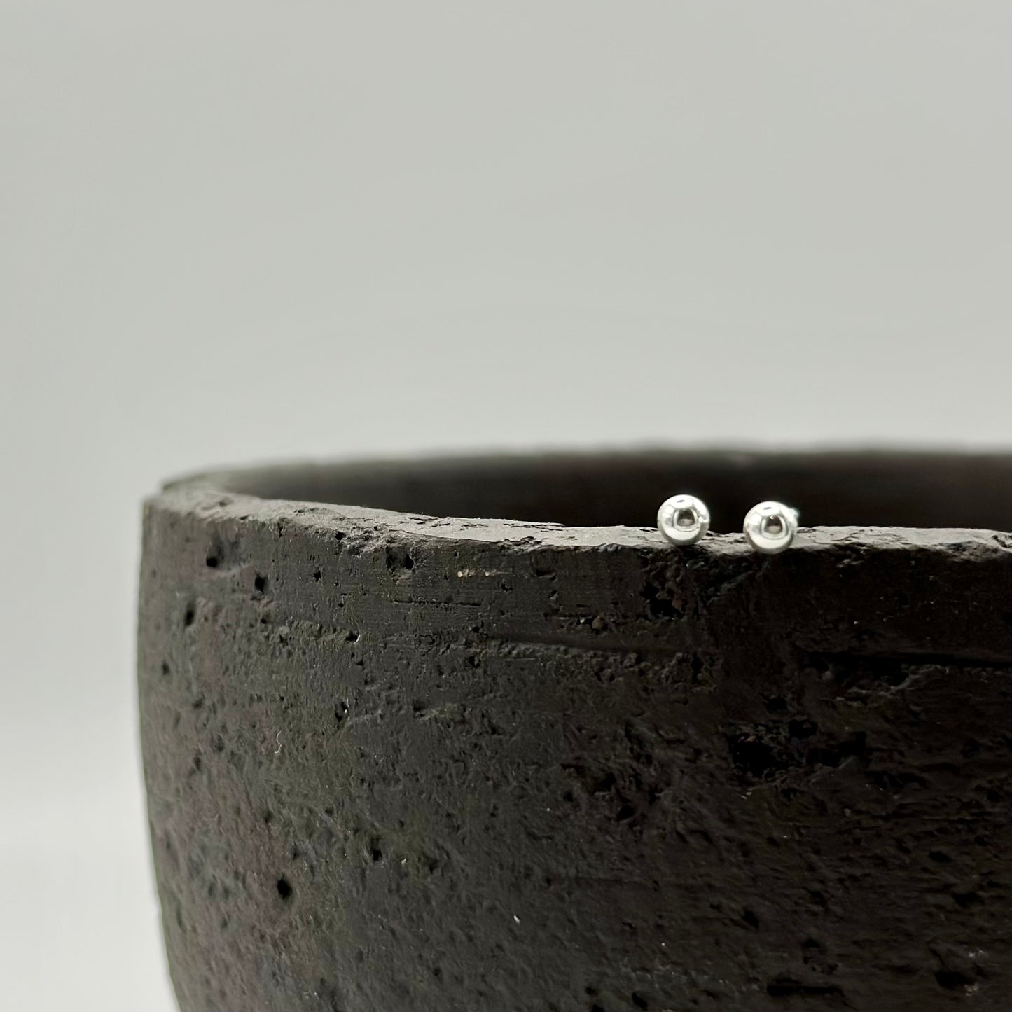 DAINTY Stud Earrings ★