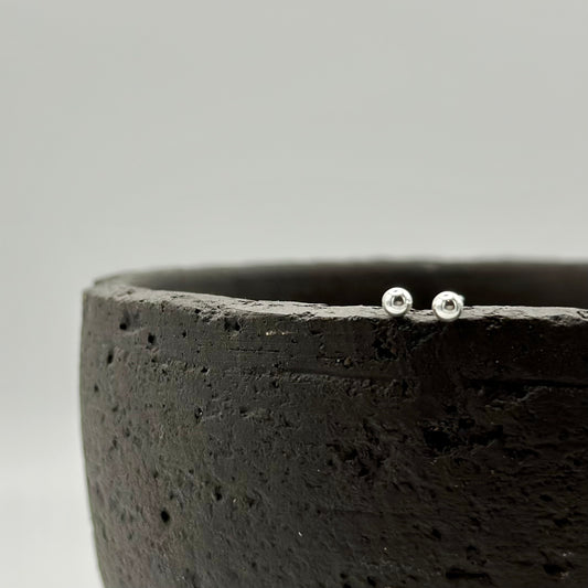 DAINTY Stud Earrings ★