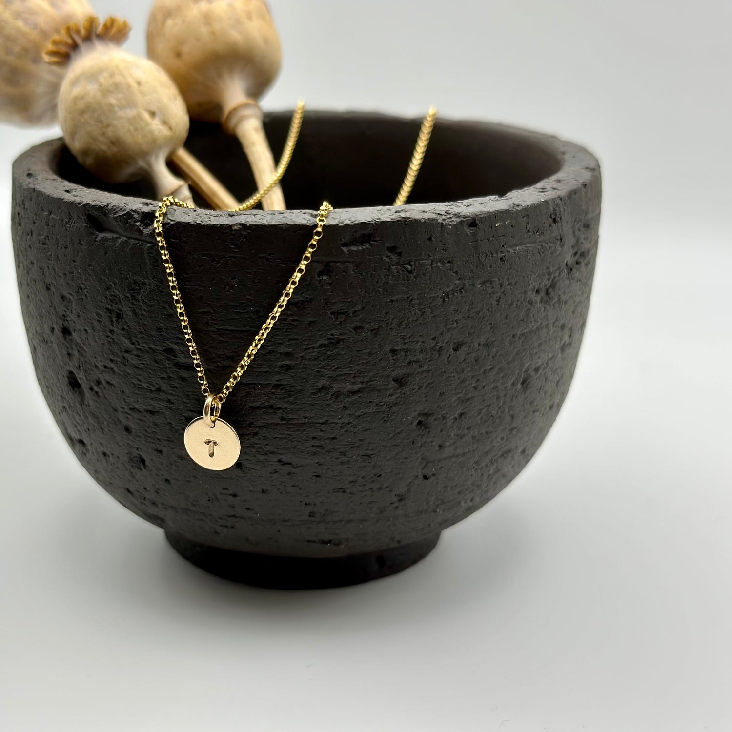 GOLD INITIAL NECKLACE