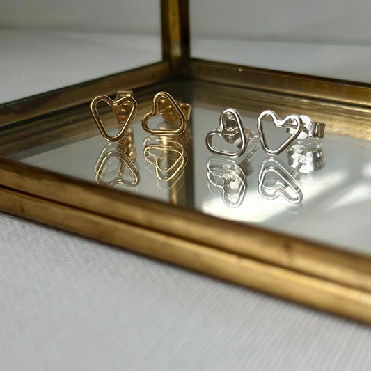 LITTLE LOVE Heart Stud Earrings