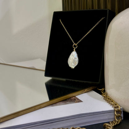 GRACE Pearl Necklace