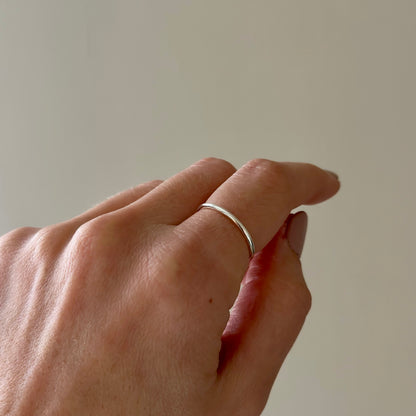 DAINTY POWER Stacking Ring ★