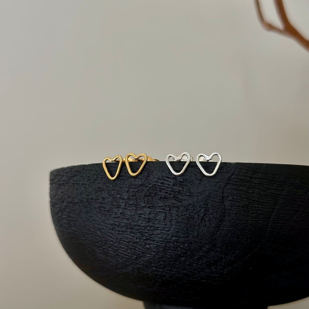 LITTLE LOVE Heart Stud Earrings