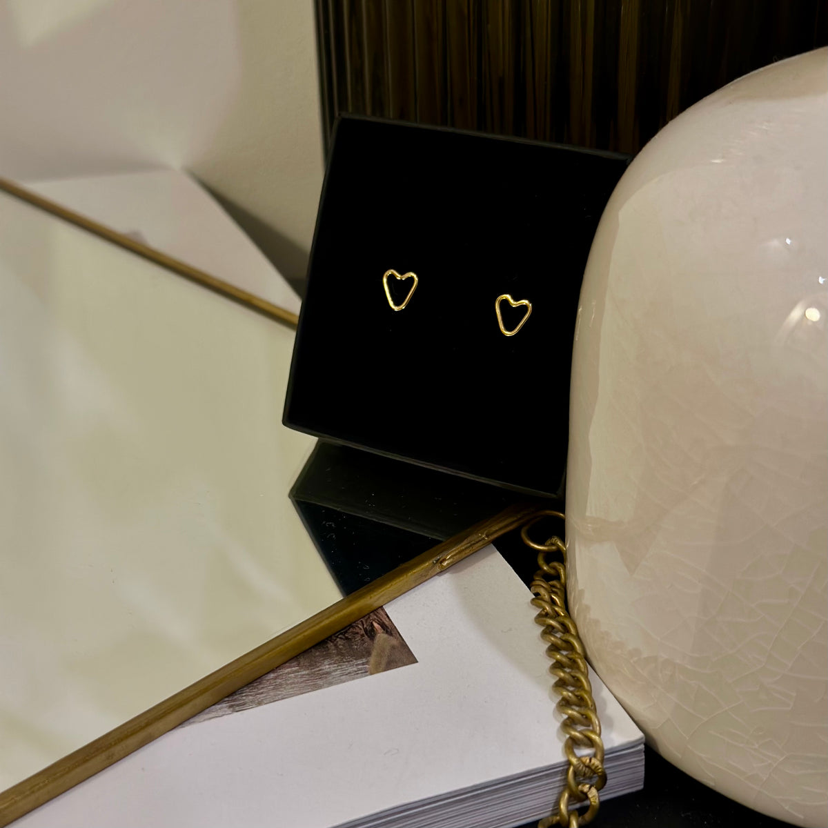 LITTLE LOVE Heart Stud Earrings