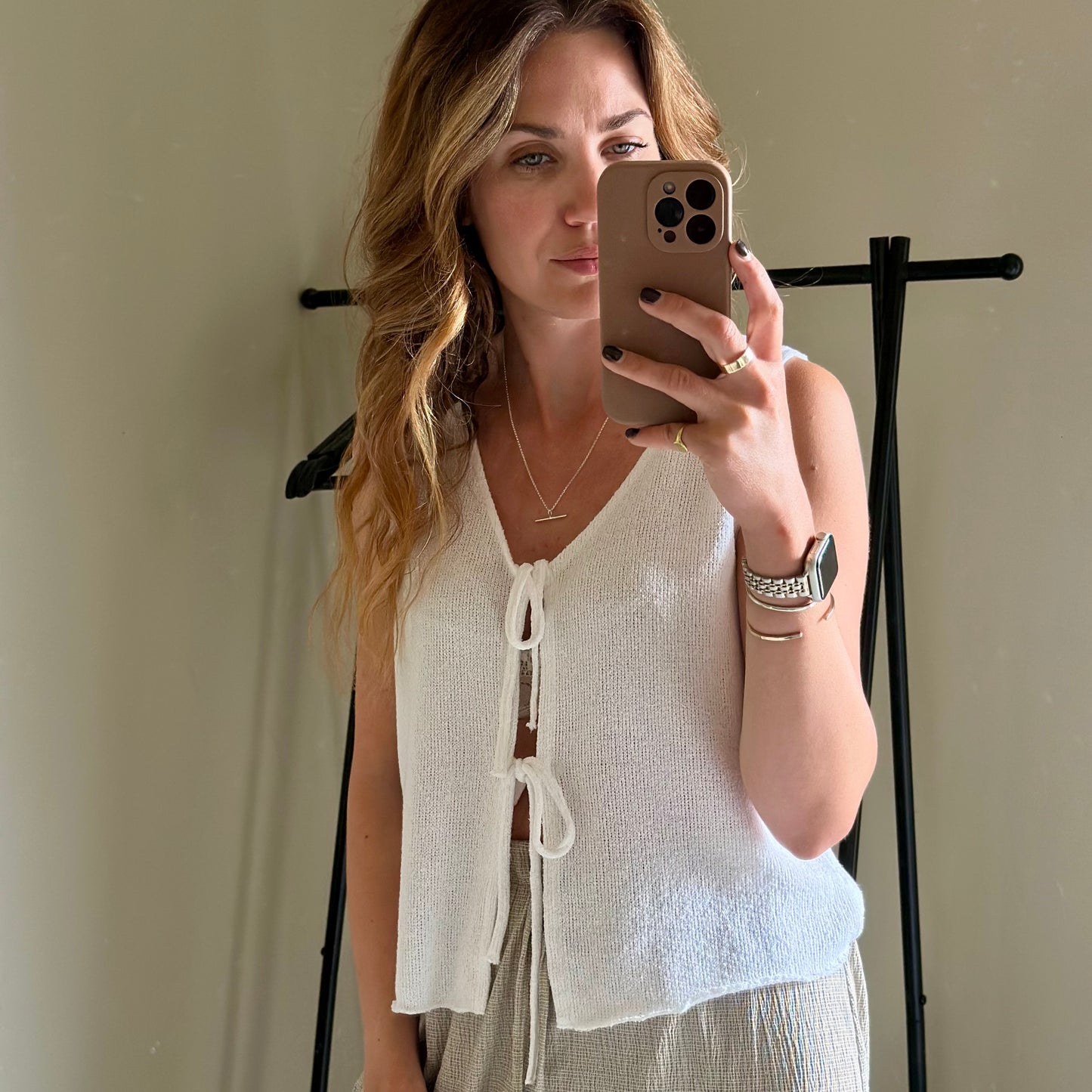DAINTY STRENGTH T BAR NECKLACE