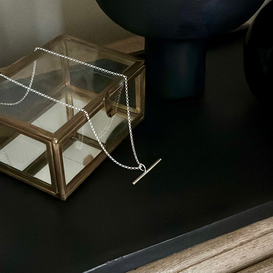 DAINTY STRENGTH T BAR NECKLACE