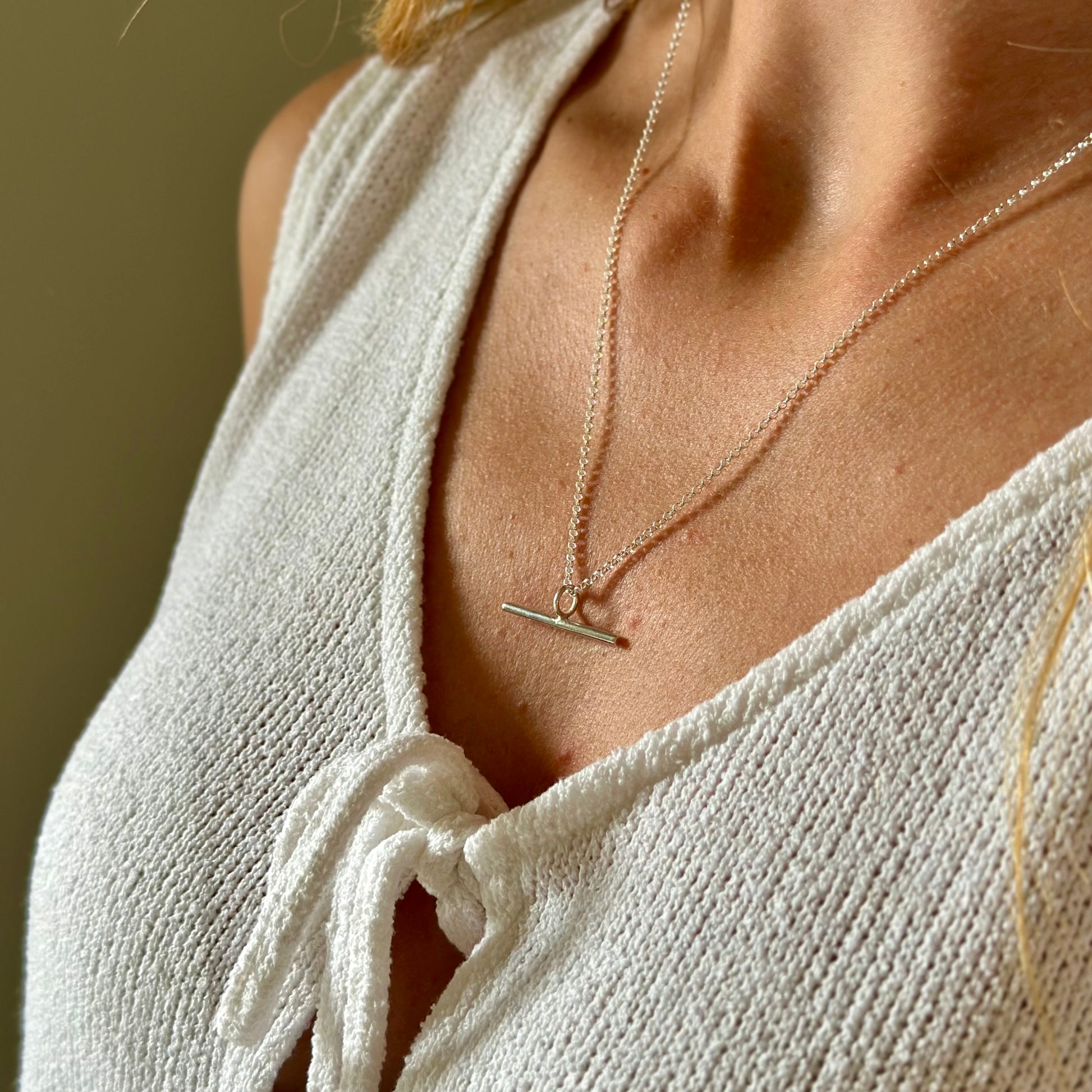 DAINTY STRENGTH T BAR NECKLACE