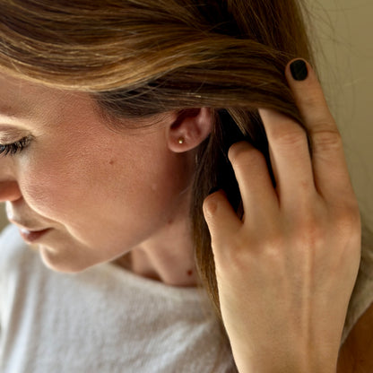 DAINTY Stud Earrings ★