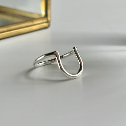 SILVER HORSESHOE SHAPE RING